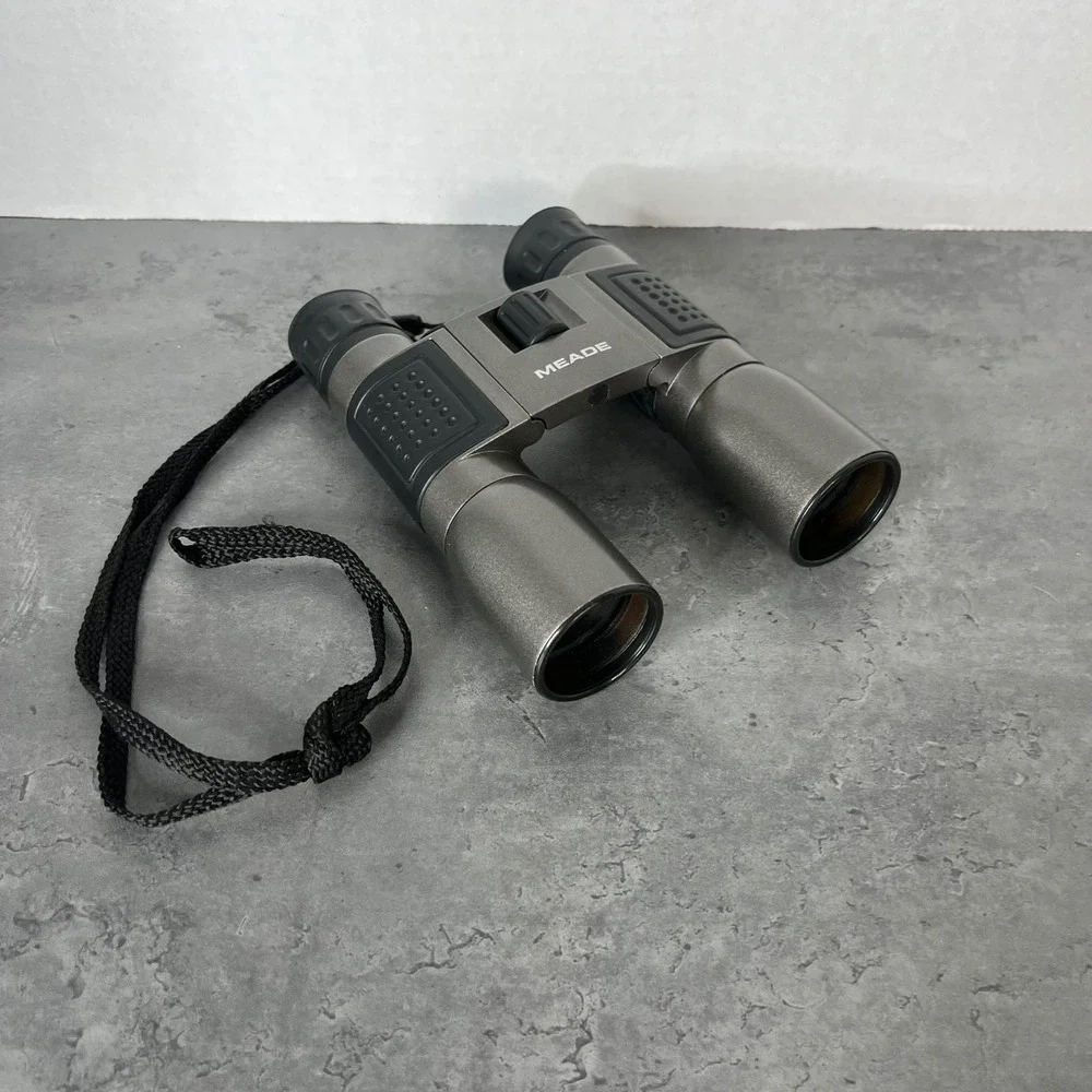 MEADE 8 X‎ 32 TRAVELVIEW Roof Prism Binoculars 311 ft /1000 yds Case Neck Strap